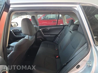 2025 Toyota RAV4 LE - miniatura 13