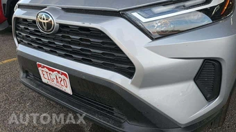 2025 Toyota RAV4 LE - miniatura 19