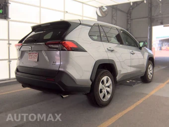 2025 Toyota RAV4 LE - miniatura 4