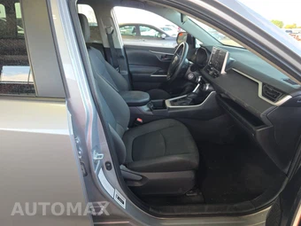 2025 Toyota RAV4 LE - miniatura 8