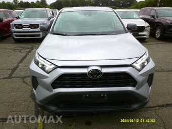 2025 Toyota RAV4 LE - miniatura 13