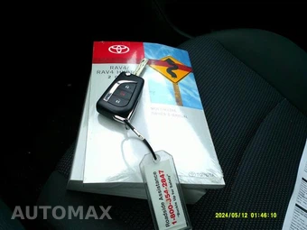 2025 Toyota RAV4 LE - miniatura 15