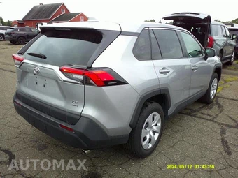2025 Toyota RAV4 LE - miniatura 18