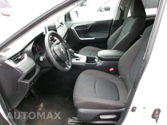 2025 Toyota RAV4 LE - miniatura 13
