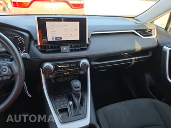 2025 Toyota RAV4 LE - miniatura 11