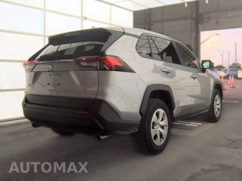 2025 Toyota RAV4 LE - miniatura 4