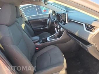 2025 Toyota RAV4 LE - miniatura 8