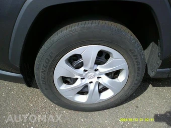 2025 Toyota RAV4 LE - miniatura 13