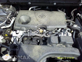 2025 Toyota RAV4 LE - miniatura 9