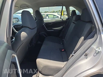 2025 Toyota RAV4 LE - miniatura 13