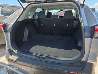 2025 Toyota RAV4 LE - miniatura 16
