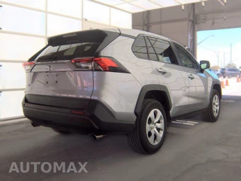 2025 Toyota RAV4 LE - miniatura 4