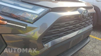 2025 Toyota RAV4 LE - miniatura 21