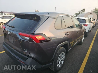 2025 Toyota RAV4 LE - miniatura 4