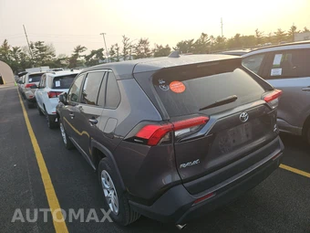 2025 Toyota RAV4 LE - miniatura 6