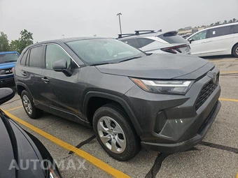 2025 Toyota RAV4 LE - miniatura 3
