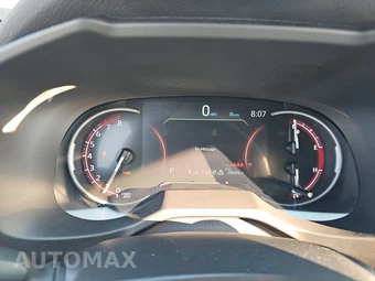 2025 Toyota RAV4 LE - miniatura 12