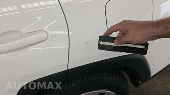 2025 Toyota RAV4 LE - miniatura 31