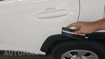 2025 Toyota RAV4 LE - miniatura 32
