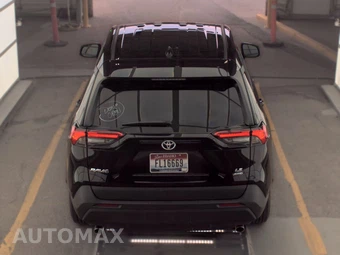 2025 Toyota RAV4 LE - miniatura 5