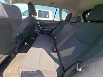 2025 Toyota RAV4 LE – miniatura 13