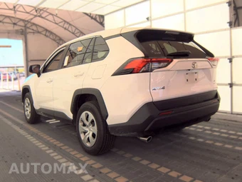 2025 Toyota RAV4 LE – miniatura 6