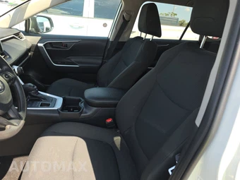 2025 Toyota RAV4 LE – miniatura 7