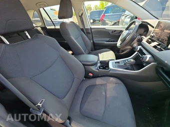 2025 Toyota RAV4 LE – miniatura 8