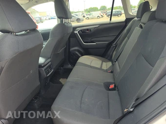 2025 Toyota RAV4 LE - miniatura 13