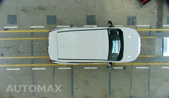 2025 Toyota RAV4 LE - miniatura 17