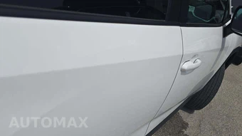 2025 Toyota RAV4 LE - miniatura 21