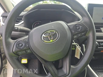 2025 Toyota RAV4 LE - miniatura 10