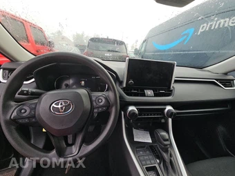 2025 Toyota RAV4 LE - miniatura 11