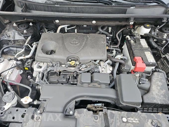 2025 Toyota RAV4 LE - miniatura 15