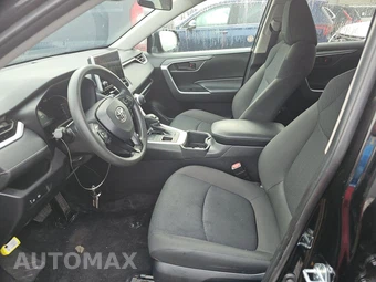 2025 Toyota RAV4 LE - miniatura 7