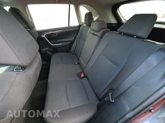 2025 Toyota RAV4 LE - miniatura 13