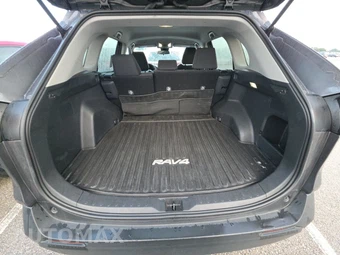 2025 Toyota RAV4 LE - miniatura 16