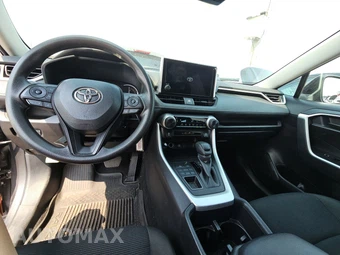 2025 Toyota RAV4 LE - miniatura 11