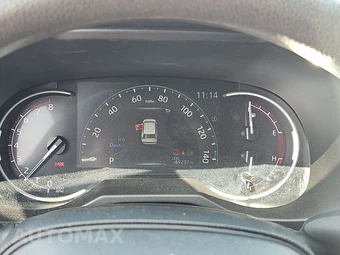 2025 Toyota RAV4 LE - miniatura 12