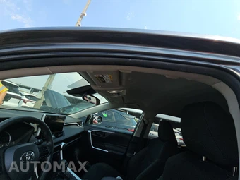 2025 Toyota RAV4 LE - miniatura 18