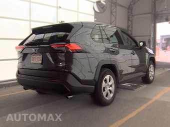 2025 Toyota RAV4 LE - miniatura 4