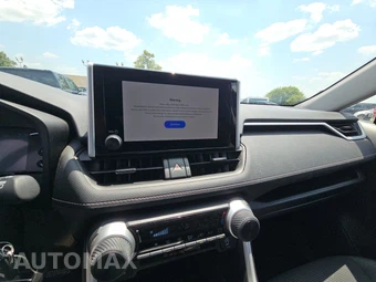 2025 Toyota RAV4 LE - miniatura 11