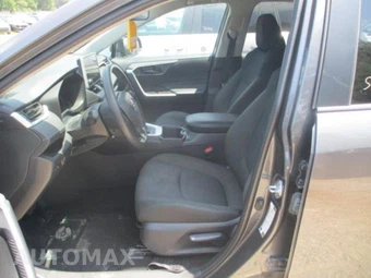 2025 Toyota RAV4 LE - miniatura 10