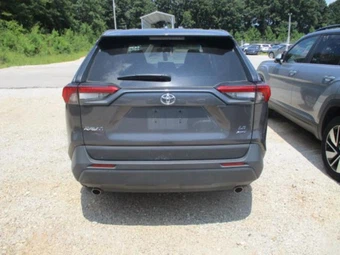 2025 Toyota RAV4 LE - miniatura 17