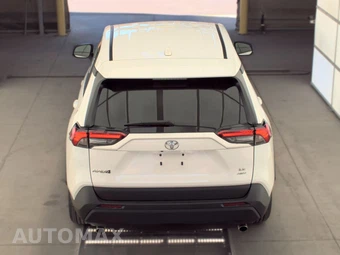 2025 Toyota RAV4 LE - miniatura 5
