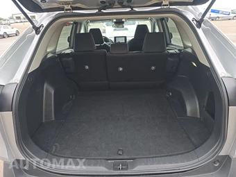 2025 Toyota RAV4 LE - miniatura 16