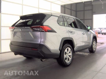 2025 Toyota RAV4 LE - miniatura 4