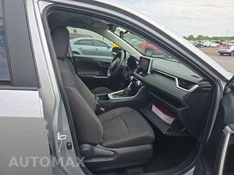 2025 Toyota RAV4 LE - miniatura 8