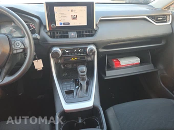 2025 Toyota RAV4 LE – miniatura 11