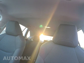 2025 Toyota RAV4 LE – miniatura 18